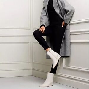 Nine West White Paes Wedge
Booties size 8M